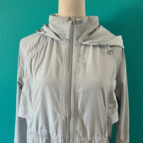 Athleta Women's Solar Wind & Rain Anorak Jacket Beige Outdoor Gorpcore Size M - Picture 4 of 9